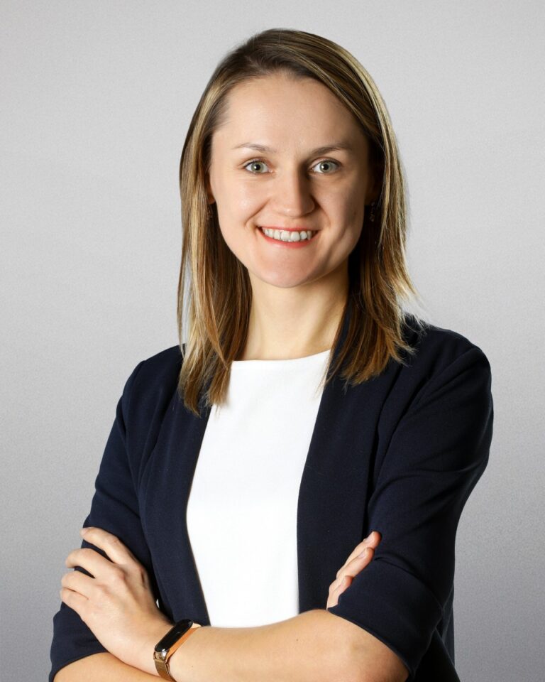 Gaura Kinga, Samodzielna Księgowa